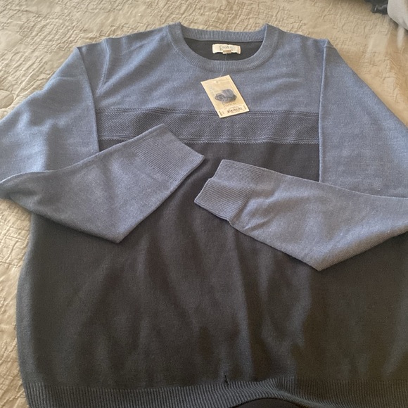 Sweater - Picture 2 of 3